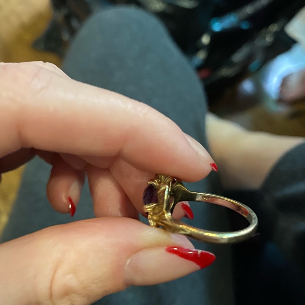 Vintage 14K Gold Amethyst Floral Ring - Picture 4 of 4